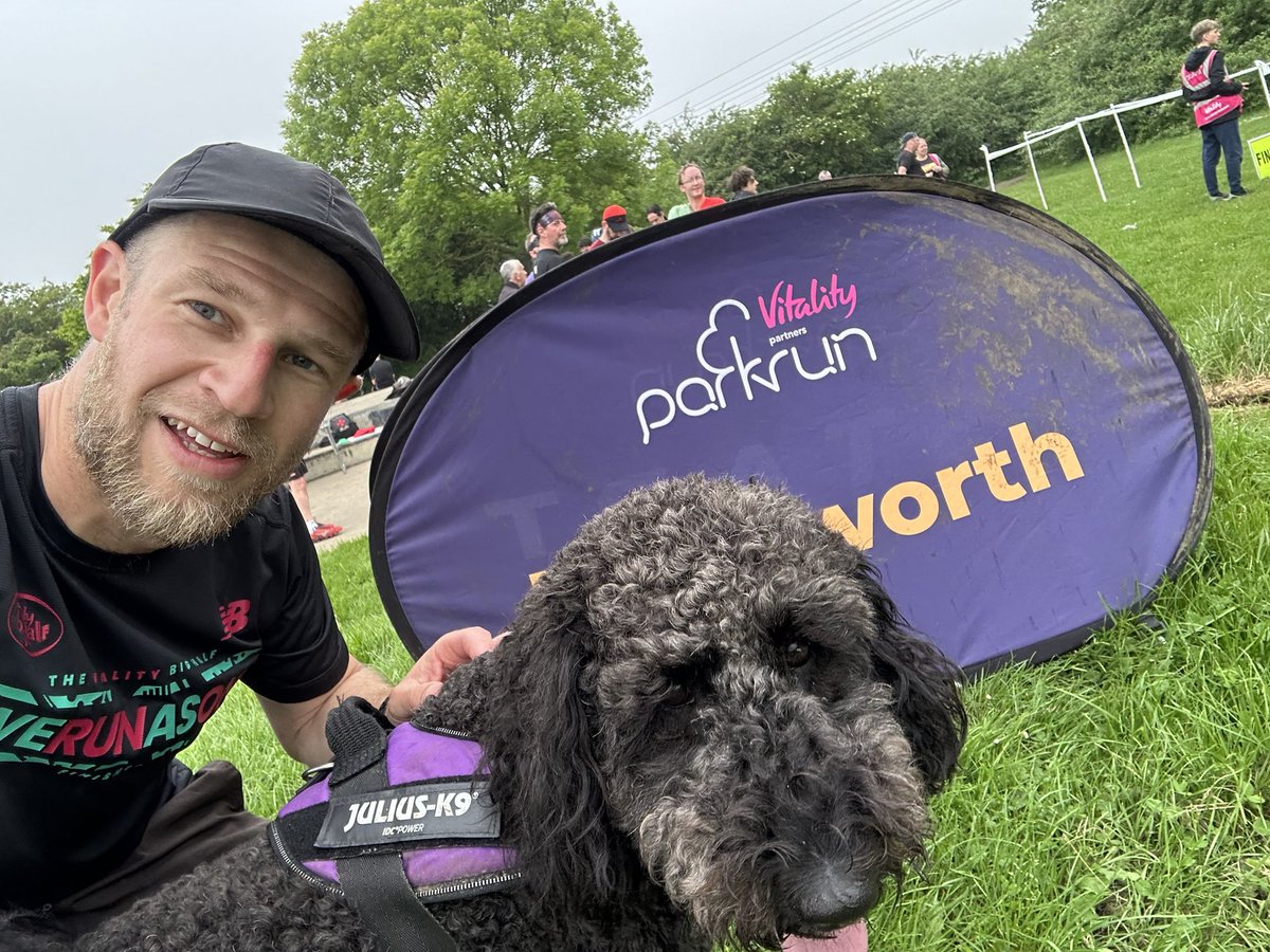 Happy #Saturday #TeachersRunClub Let us know how your #weekend is looking👇 🔹Did you get to #parkrun? 🔶 Any event this weekend? 🔹 Are you taking part in something new? This morning we were at @letchworthprkrn for Raven 1st ever @parkrunUK, & she was a very good girl!