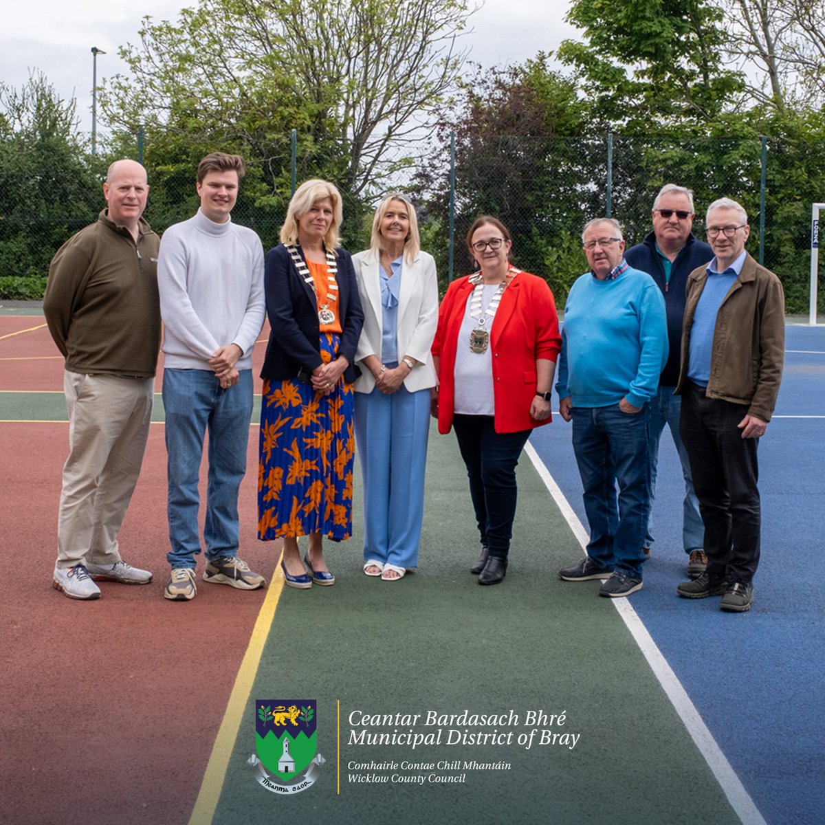 Bray Elected Members recently visited the newly redeveloped sports facilities at Giltspur Heights.  The former tennis courts converted into 2 basketball courts (3x3) and 1 futsal court provide more facilities for the local community. #YourCouncil