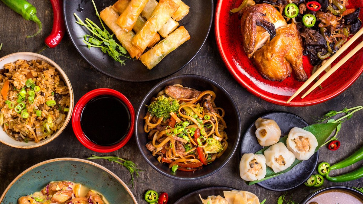 HIDDEN GEM ALERT 💎

Did you know you can find authentic oriental cuisine just round the corner from @NewTheatreHull?

🍚 Yinjibar serve everything from aromatic duck & Chinese noodle dishes to delicious sweet and sour king prawns 😋 

👉 loom.ly/LaSxboI

#MustBeHull