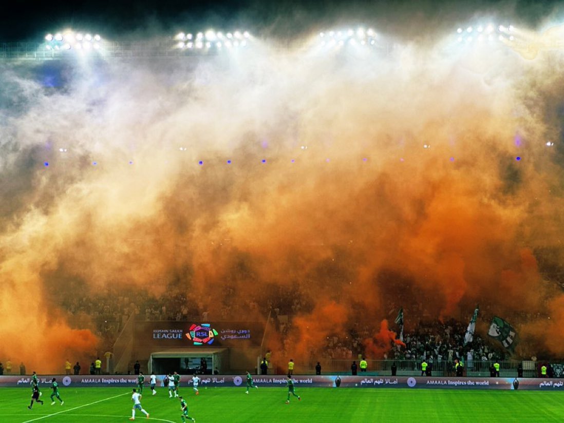 اهلاوي بنحبه موت 
لو فاز والا خسر 
كذا جدة اهلي وبحر 
كذا جدة اهلي وبحر 

مدرج (فريد)
يُسمع (الاطرش)