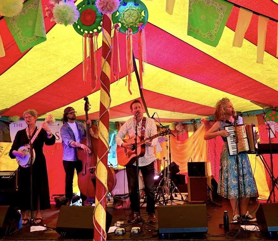 Loved playing at the brilliant @woodfestival last night!