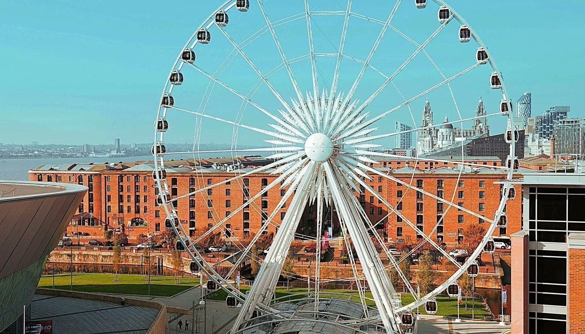 🎡 | Liverpool is one amazingly stunning city to cast your eyes upon, not only when strolling the streets but also when 60 metres high. MORE HERE 👉 buff.ly/2uDPLqq