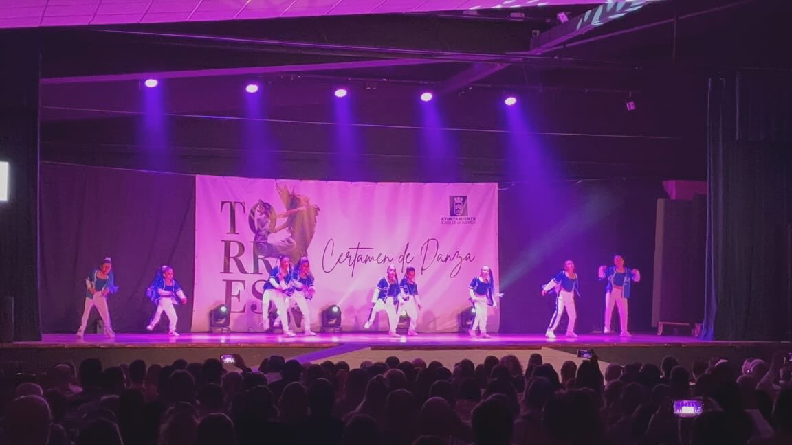 protetorres's tweet photo. 🟠🔵 #Torres Durante todo el día de hoy estamos presentes en el XV certamen de danza celebrado en nuestra localidad donde participarán al rededor de 1500 participantes de diferentes escuelas del la región. #lasprotescuentan @Ayto_Torres https://t.co/tssE72GtQd
