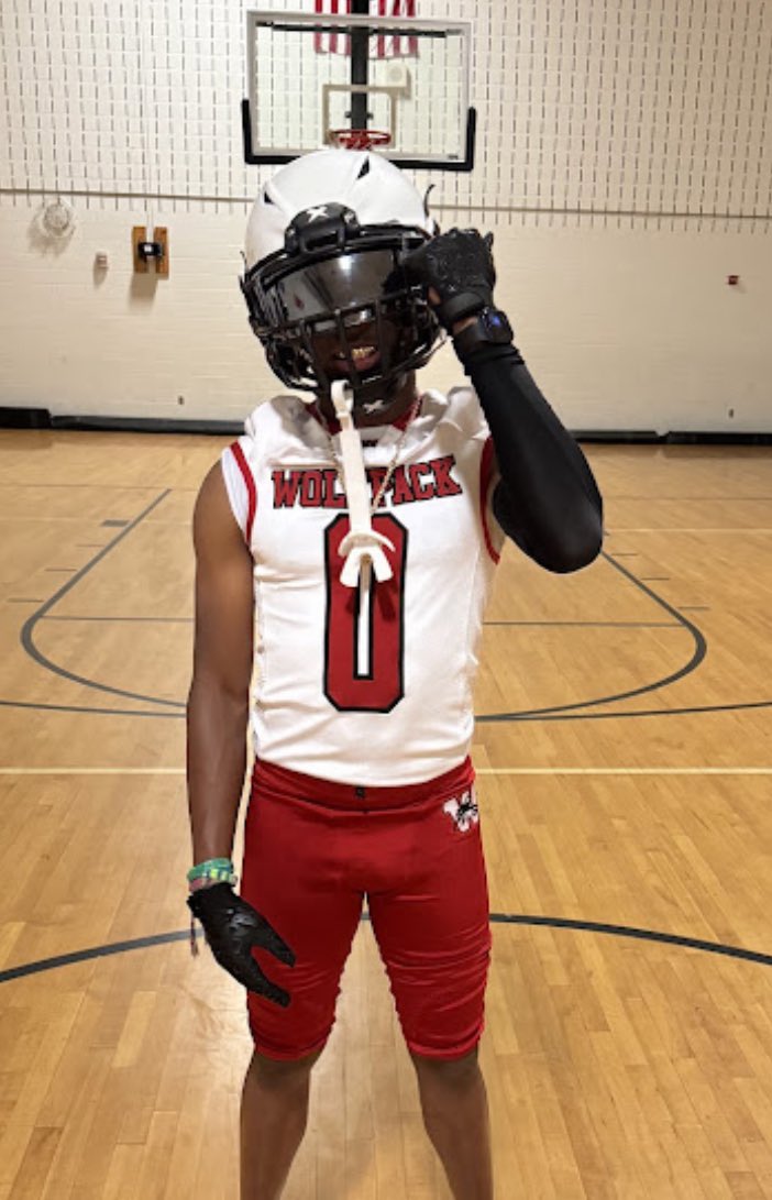 Walkertown_FB's tweet photo. Uniform reveal yesterday was 🔥🔥🔥 #WeGotUs #DubTown

@bsyncmedia22 @GameofInchesHSS https://t.co/cU7WYQDwBO