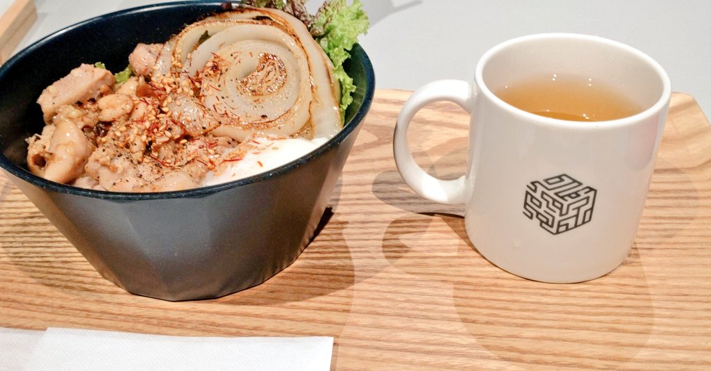 SentouHappy's tweet photo. この水風呂ートポカリと炭酸とアイス入ってとても美味しい〜��っくり出来る日があると心休まる〜
#黄金湯
#2階
#錦糸町
#銭湯
#食べ物 https://t.co/HB7sdngKCr