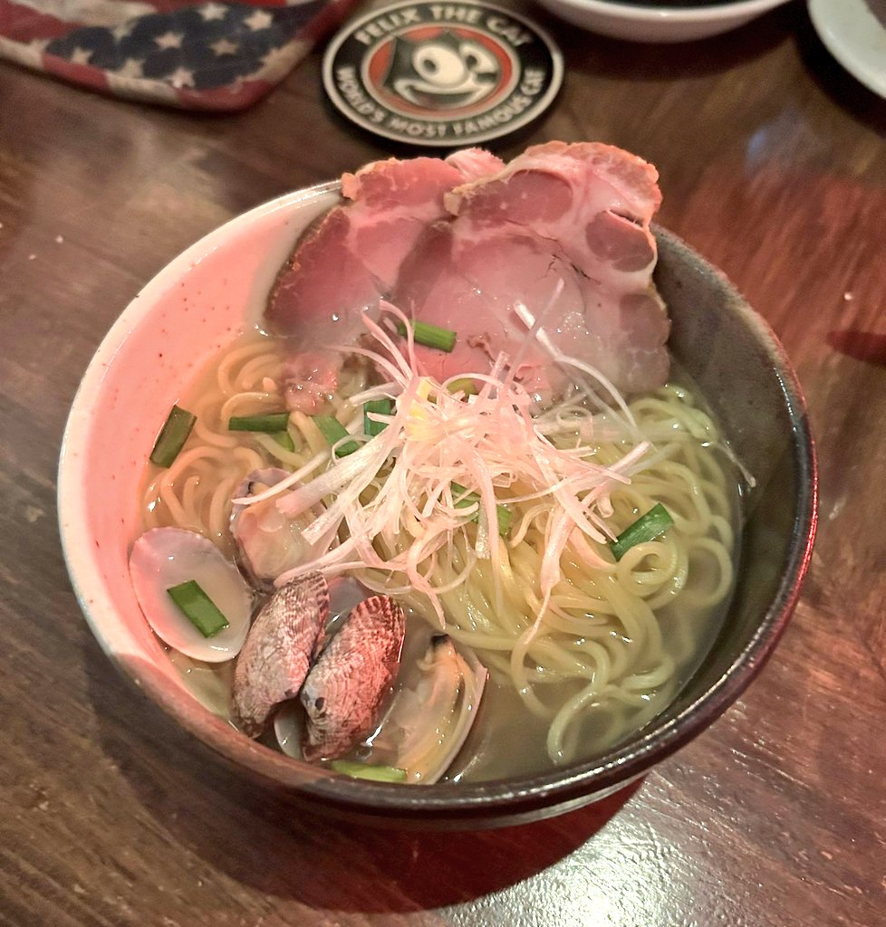 24:00以降限定
【自家製チャーシューの貝塩ラーメン】もありますからね...🤫🍜🍥