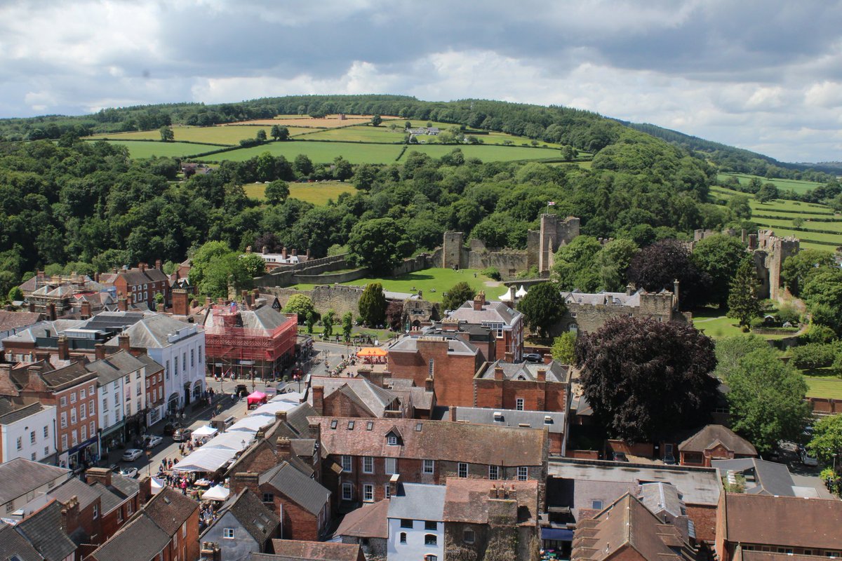 Coming to the Welsh Marches for a run of dates in Bishop's Castle (20/6), Ludlow (21/6) & Montgomery (22/6) on the book tour. The shows have been arranged by @bilbatch and we'd both like to invite you to pick up tickets in advance 😁 Booking links here: …iskeleheritage.triskelepublishing.com/mythbustingtou…