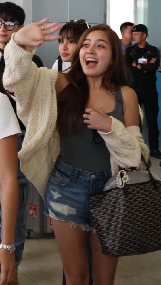 emquijano16's tweet photo. Walang maiiwan sa pamilyang ito! Ibomba nyo dyan Team Bicol

ALEXA GRACES MAGAYON FESTIVAL

#AlexaIlacad
#kdLex https://t.co/2sLRfy6d9T