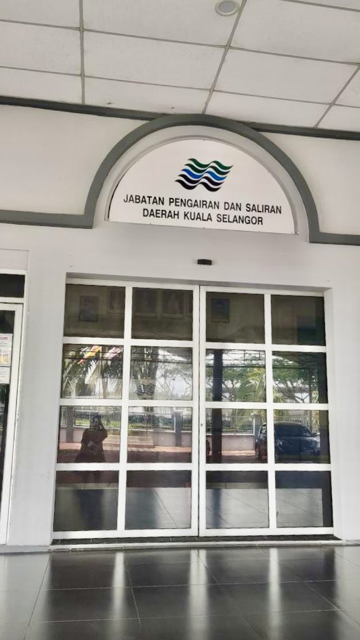 IPMEnquiry's tweet photo. 🚙 Plan submission to JPS Kuala Selangor! 🫱🫱📁📁

#IPMProfessionalServices #ProfessionalConsultant #EngineeringConsultant #RoadDrawing #DrainageDrawing #RDSubmission #PlanSubmission #SubmissionProcess #AuthoritySubmission https://t.co/SrWW8L5YUf