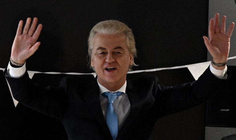 🇳🇱 Pays-Bas 🇳🇱 A la tête d'une coalition de droite, Geert Wilders sonne la fin des frontières passoires et de l'immigration sauvage. Les électeurs hollandais ont voté pour la fin de ce désastre qui touche toute l'Europe. Le #9juin, faisons de même #MarionMaréchal #Marion