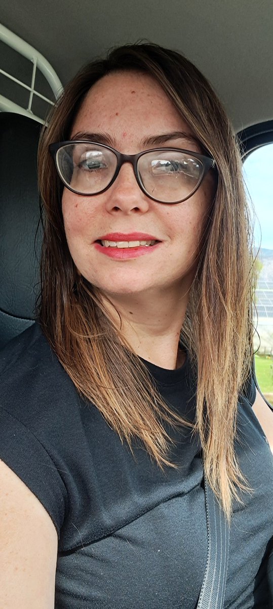 jeslllll's tweet photo. Which is better on me? Red lipstick or pink lipstick?💄 I am 38 years old.

#SingleChristian #Single #SmallTown #Dating #MakeUp #SouthAfrica #Christian https://t.co/kKWmmtFJjv