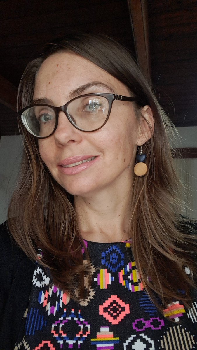 jeslllll's tweet photo. Which is better on me? Red lipstick or pink lipstick?💄 I am 38 years old.

#SingleChristian #Single #SmallTown #Dating #MakeUp #SouthAfrica #Christian https://t.co/kKWmmtFJjv