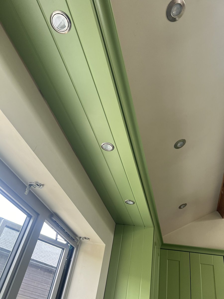 Creative Chic Specialist Kitchen cabinet Painter tweet media