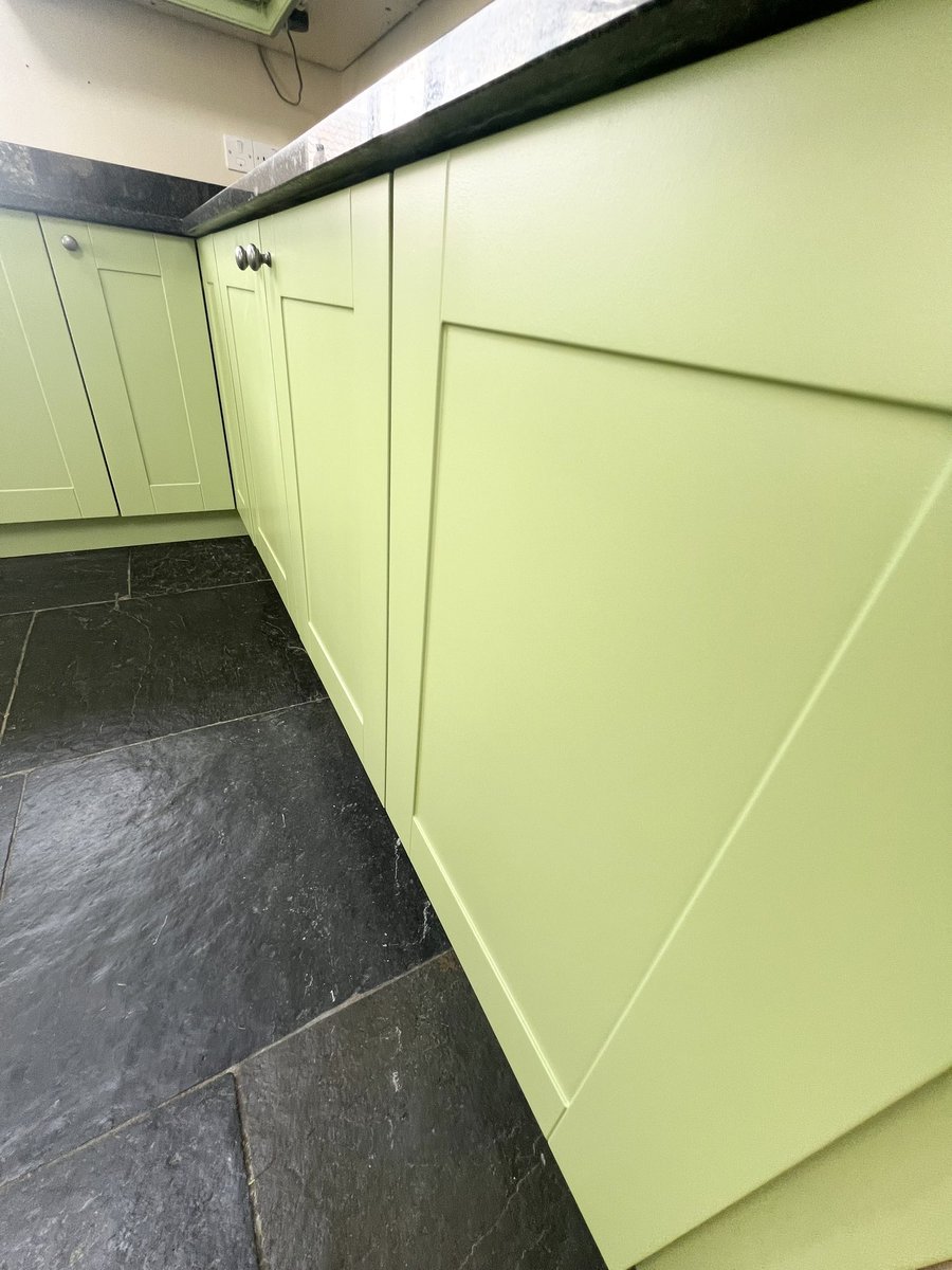 Creative Chic Specialist Kitchen cabinet Painter tweet media