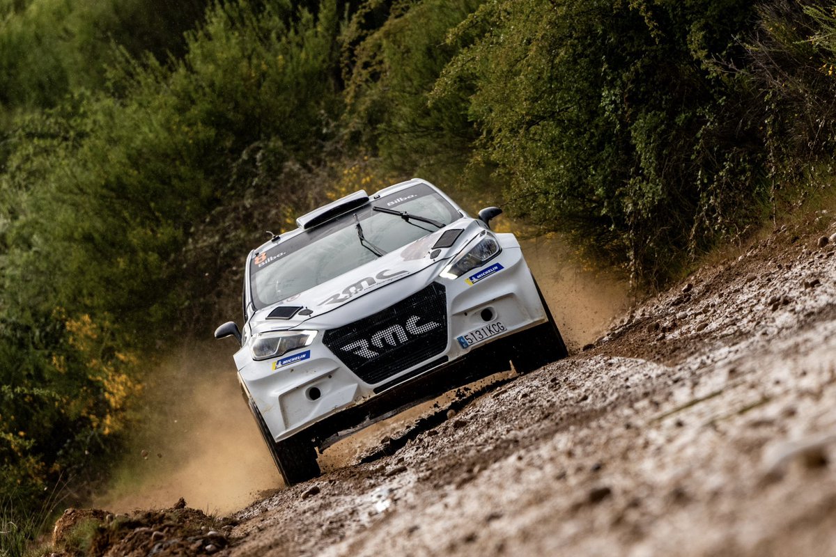 Doble scratch 🏅🏅 para <a href="/XeviPons/">Xevi Pons</a> / <a href="/diegosanjuan85/">Diego Sanjuan</a> sobre el barro protagonista de la sección matinal.

📊 <a href="/RallyeReinoLeon/">Rallye Reino de León</a>
🔚 ⏱2️⃣:
1️⃣ <a href="/XeviPons/">Xevi Pons</a>
2️⃣ Alexander Villanueva +9.8
3️⃣ Juan Gerardo Guerrero +20.3
4️⃣ <a href="/JoanVinyesDabad/">EquipVinyesDabad</a> +35.8
5️⃣ Juan Carlos Quintana +37.2

#CERTRallycar 🇪🇸