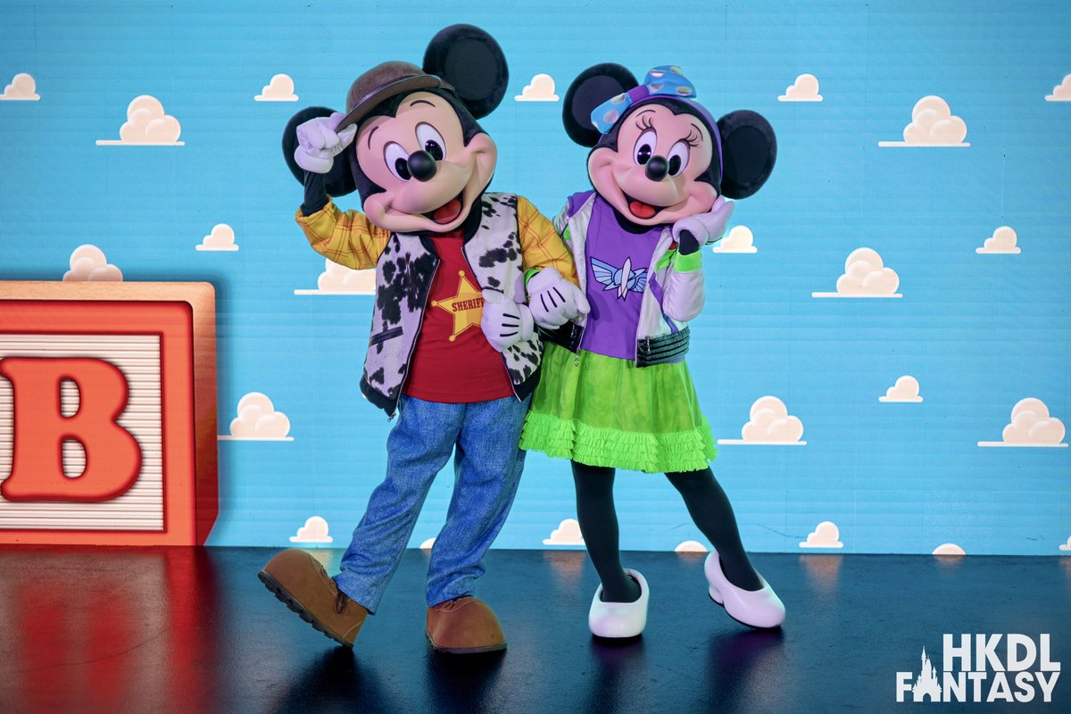 🚀 You’ve got a friend in me! Mickey and Minnie appeared in Pixar outfit at the Magic Access 'Platnum Celebration Gala'. #HKDL #HongKongDisneyland #hkdisneyland #disneyparks #disney #香港ディズニーランド #ディズニー #Mickey #ミッキー