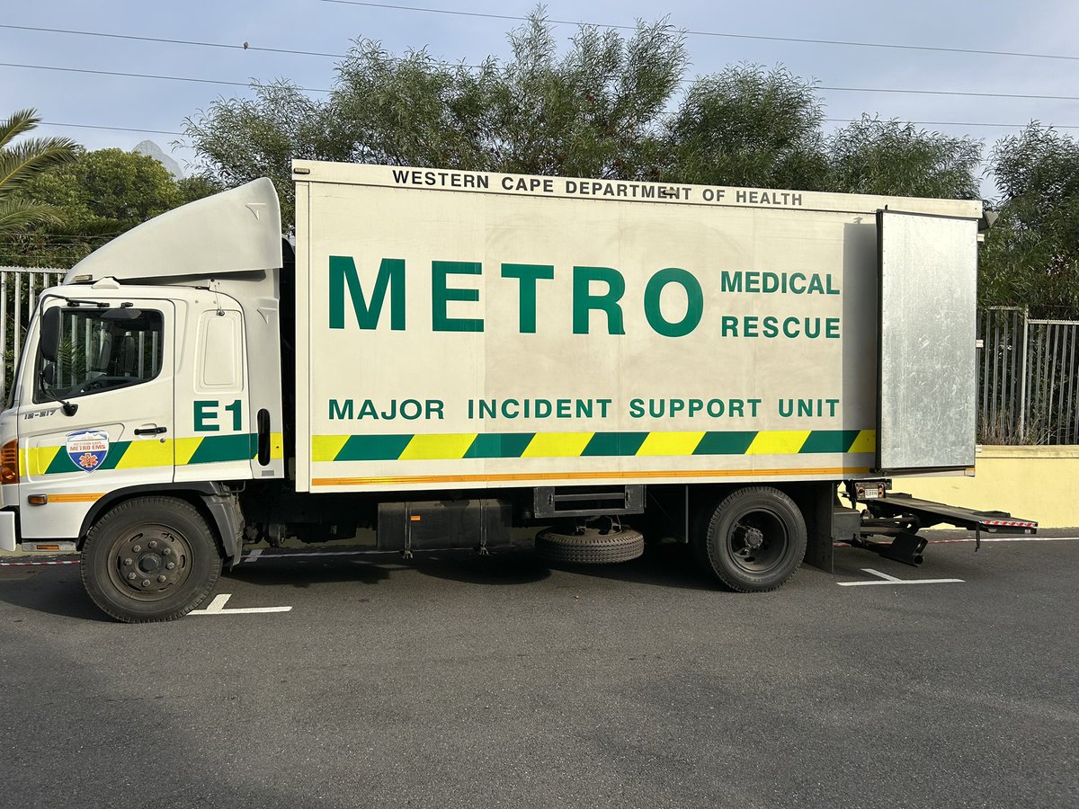 andreabooth7's tweet photo. #disastermedicine practical with #metroEMS, Dr WayneSmith and his amazing department #UCTEM #ICURN https://t.co/KOPK4uqB8i