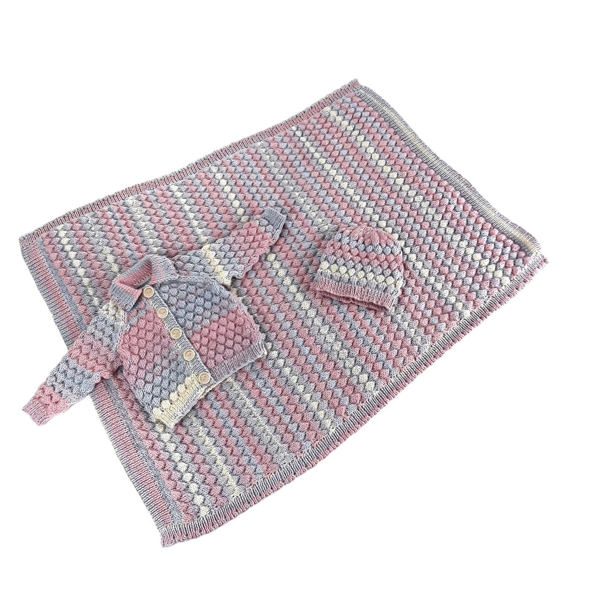 #MHHSBD 

𝗕𝗮𝗯𝘆 𝘀𝗵𝗼𝘄𝗲𝗿 𝗴𝗶𝗳𝘁𝘀 

Welcome your new bundle of joy with this charming Baby Blanket, Cardigan, and Hat Set. Expertly hand-knitted in Bubble Stitch and colored in Pink, Grey, and Cream. 

knittingtopia.etsy.com/listing/168316…