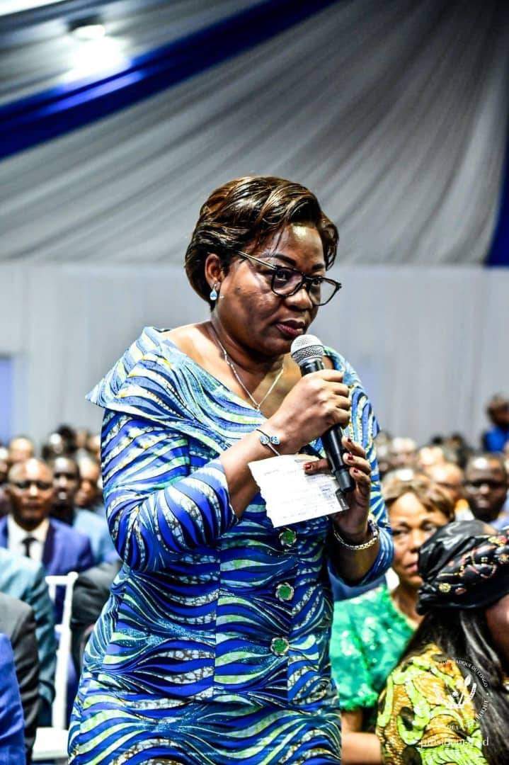 je suggère et soutiens la candidature de l'honorable Geneviève INAGOSI au poste de deuxième vice-présidente de l'assemblée nationale. Elle est une femme compétente, originaire de la province de la grande orientale, possède une expérience au sein de l'assemblée nationale.