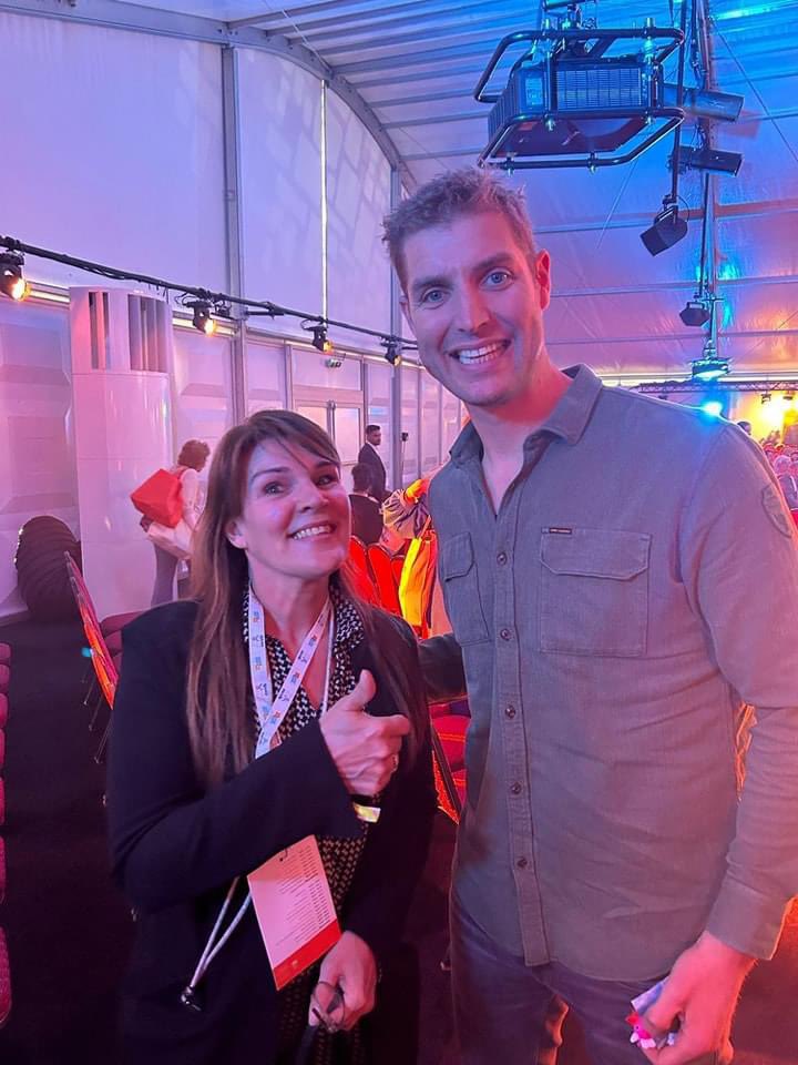 StiptIT's tweet photo. 📢 Ook Maarten van der Weijden steunt ons team! 

.

💦 In 2019 zwom hij als 1e ooit de 196 km lange Elfstedentocht om - net als wij - geld op te halen voor kankeronderzoek. 

💫 Doneer jij ook via Team Stipt IT l? 

➡️
https://t.co/Ud42eZiKrV 

#groningenswimchallenge https://t.co/jt7KvfmEKy