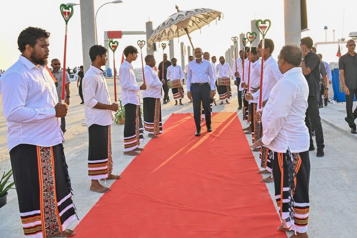 With the inauguration of President Dr. @MMuizzu , a new era has dawned, filling the hearts of the people with a renewed sense of hope. The promise of his government is to paint a vibrant portrait of development that truly reflects the aspirations of the people.
#4Ward 🇲🇻