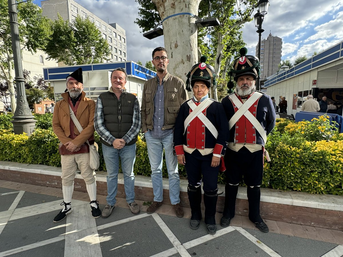 RubenGaleaGil's tweet photo. Esta semana hemos comenzado las reuniones con la @ARBALUARTE para preparar la gran recreación de 2025. Reserven fechas: 28-30 de marzo. La ubicación, en el foso recientemente recuperado en la calle Stadium. Vamos a disfrutar el próximo año de la mayor recreación de todo el país. https://t.co/5LGPfBSlFK
