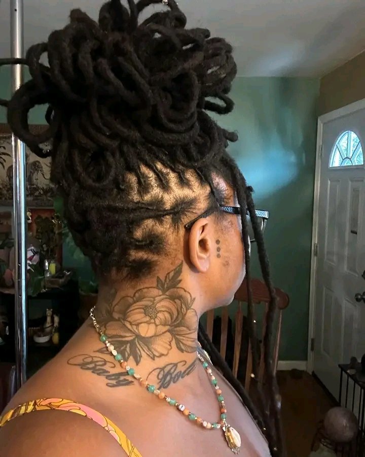 DiamondLeech0's tweet photo. π
π½ New Hair, Who This? Muah. π
Loc Repair & Style by @lafinesseboutique
#bbw #locs #womanwithlocs #thicc #thickthighsavelives #happiness #locstylesforwomen #blacklove #spirituality #crystalhealing #fenty #tattoos #womanwithtattoos #plussize #plussizemodel #loclove #loclivin https://t.co/E0tq2NdxKF