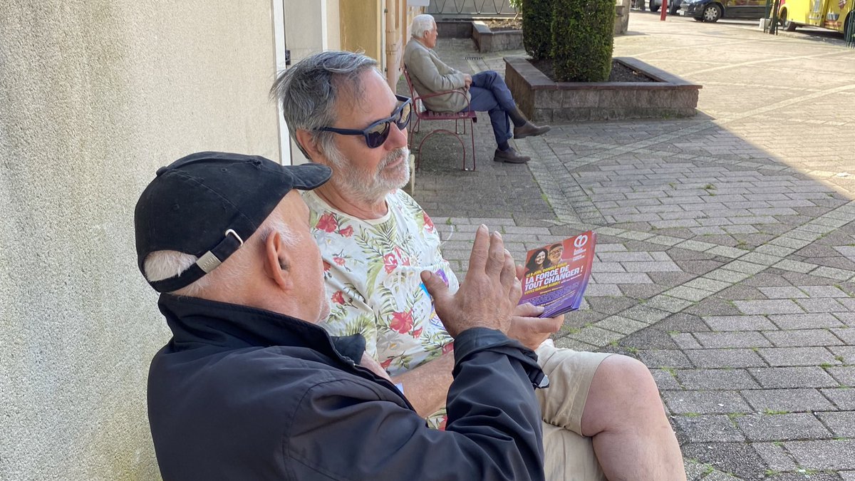 VirginioCestaro's tweet photo. 🔥 Tractage sur le marché de #Clouange ! 

👉 Les gens nous le disent : « il y en a marre de Macron ! ».

🗳️ Le 9 juin, une seule alternative face à Macron et Le Pen : l’#UnionPopulaire ! https://t.co/XVCvBLbzUd