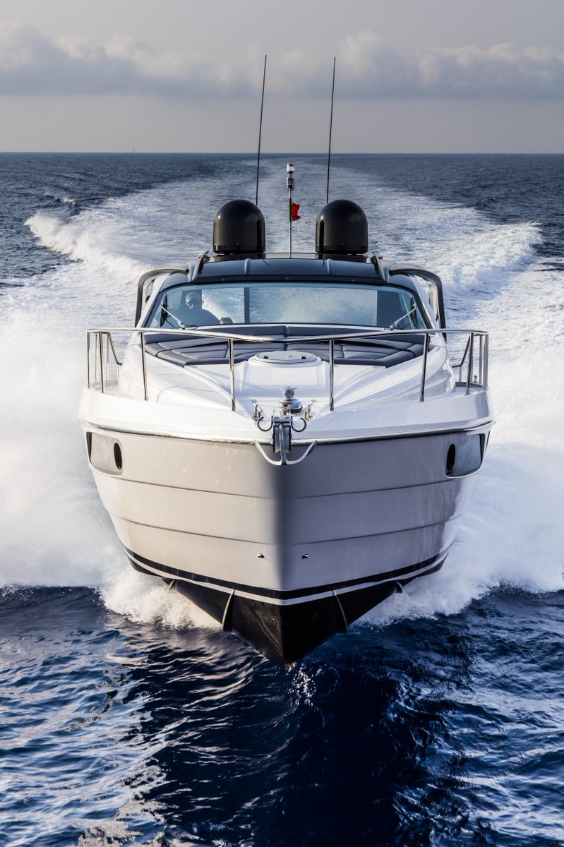 Feel the insatiable thirst to strike out for new horizons at spellbinding speed aboard the thrilling Pershing 5X. Pershing 5X. Flair extraordinaire. #TheDominantSpecies #FerrettiGroup #KeepBuildingDreams #ProudToBeItalian 🇮🇹 #MadeInItaly ow.ly/PJWP50RIJvQ