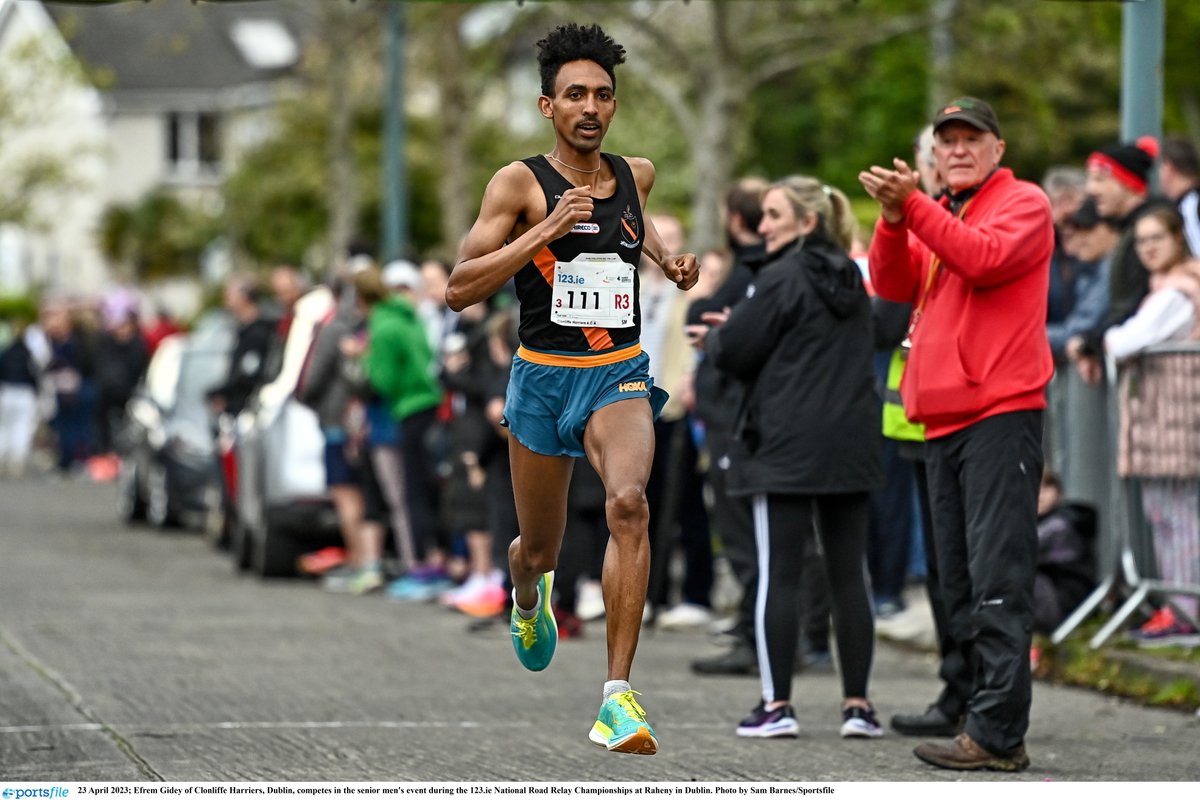 A busy evening awaits at the Night of 10,000m PB's in London with several Irish athletes racing over 25 laps ✨ Two Irish athletes go in the championship races: ✨ Shona Heaslip - Women's - 8:30pm ✨ Efrem Gidey - Men's - 9:25pm 📺 European Athletics YouTube #IrishAthletics