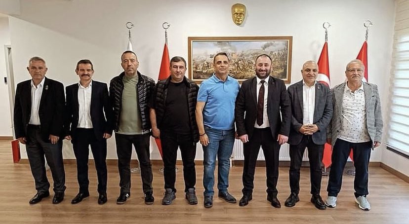 Beyoğlu Kulüpler Federasyonu başkanı Sn.  Bayram Gölcük ve Eyüpsultan ilçesi platform temsilcilerinin şubemizi ziyaretlerinden ötürü kendilerine teşekkür ederiz.