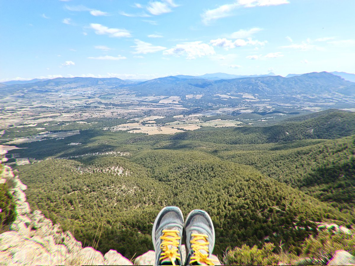 Rodejat d'orenetes i falciots, desconnectant a la muntanya i recarregant l'ànima. 🌞🏔️✨