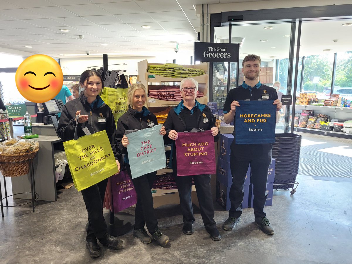 Ted, Evie, Emily & Wendy at Fulwood have chosen their favourite Booths puns bags! 🛍️