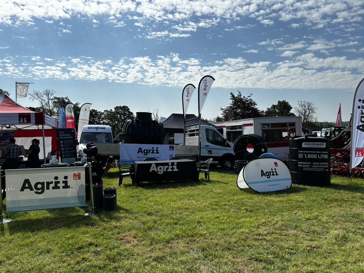 Scorching day for @fifeshow. Come see us on the @AgriiUK stand ☀️🌾