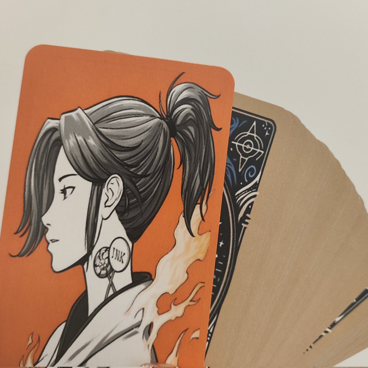 哇哦收到朋友送的一套定制塔罗~
雪花图❄️ 还有我的ink头像哈哈哈
开心❤️
@inkonbtc #tarot