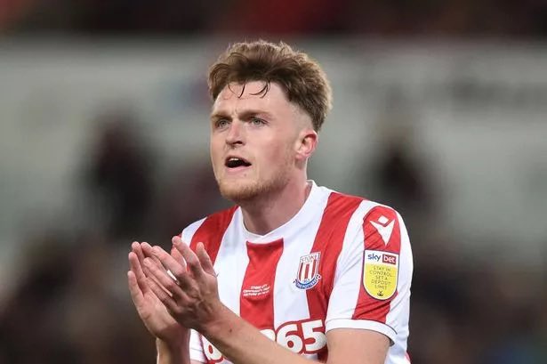 Stoke centre back recruitment thread 🧵 

It’s been nearly 18 months since Harry Souttar left for Leicester in a disappointing move. 

Both Stoke and Souttar have been unable to benefit from the move.

How can Stoke strengthen their back line?

(RT’s appreciated) 🔁