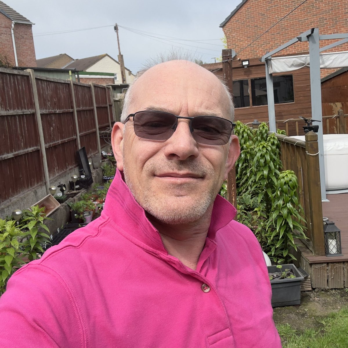 Morning everyone happy Saturday 😃 how are we all doing today? Nice lazy start to the weekend here. Thought I’d be bold today and go with a nice bright pink polo 👕 off in to town for a mooch round and food shop. Have a great day 😘❤️ #GoodmorningTwitter #goodmorningeveryone