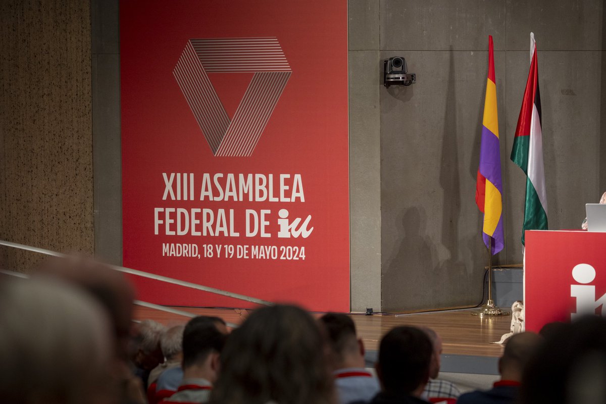 ❤️💛💜🇵🇸 La tricolor republicana y la bandera palestina presiden la #XIIIAsambleaIU