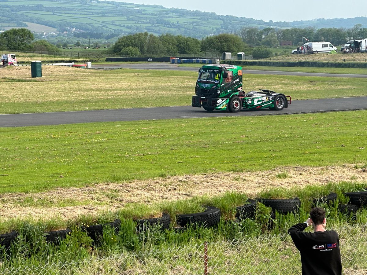 AdamsMorey's tweet image. Great start to the race weekend! 🚛💨

JP Racing held the quickest times in class 2, ready for pole position in for the first race 🏁

#btrc #pembrey #pembreycircuit #race #truckracing #daf @pembreycircuit