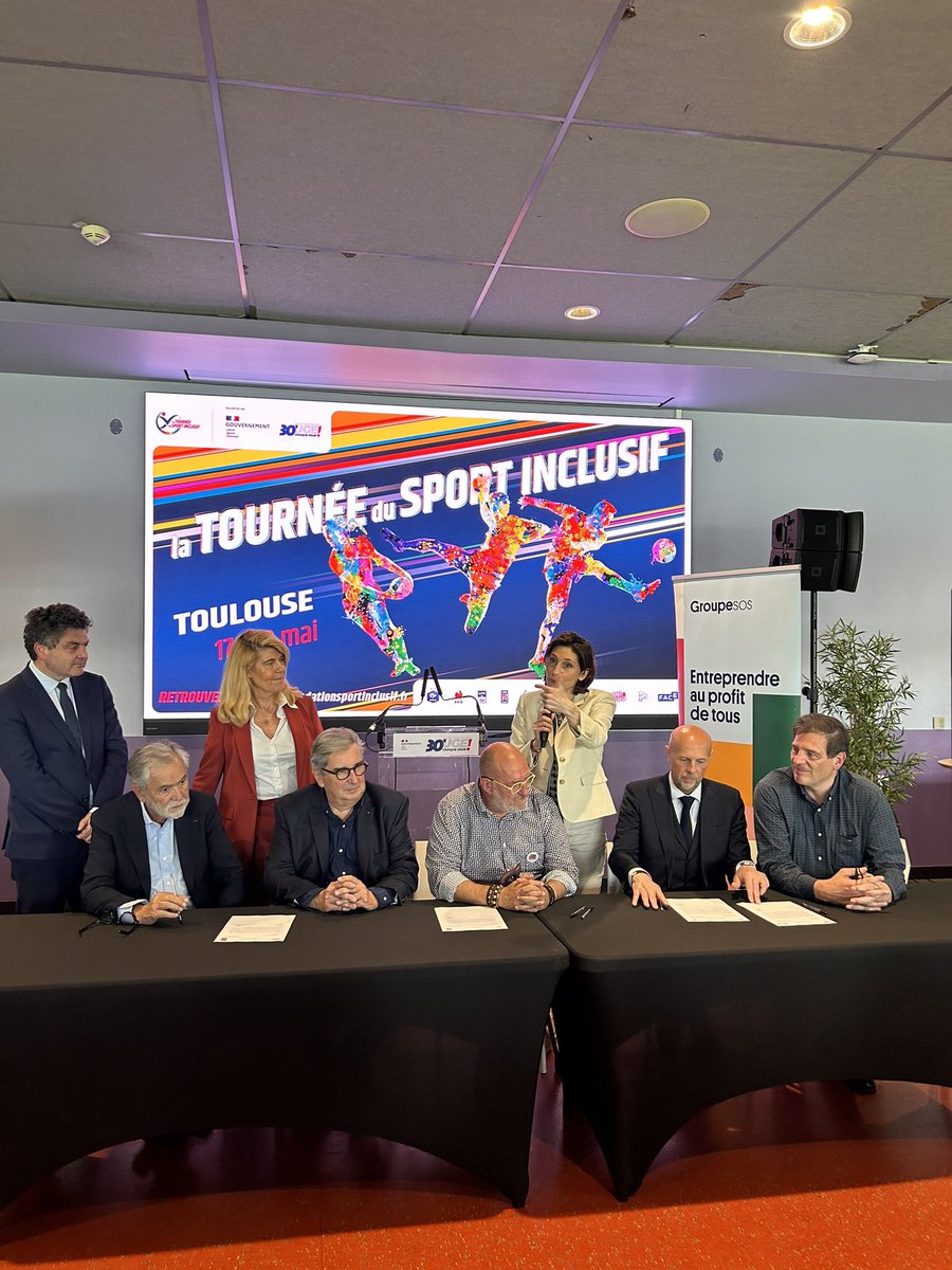 Superbe étape pour la Tournée du sport inclusif à Toulouse en présence de mesdames les ministres <a href="/AOC1978/">Amélie Oudéa-Castéra</a> <a href="/FaureDominique/">Dominique Faure</a> et des institutions <a href="/FFF/">FFF</a> <a href="/LFPfr/">Ligue de Football Professionnel</a> <a href="/FranceRugby/">France Rugby</a> <a href="/LNRofficiel/">Ligue Nationale de Rugby</a> <a href="/LNHofficiel/">Ligue Nationale de Handball</a>