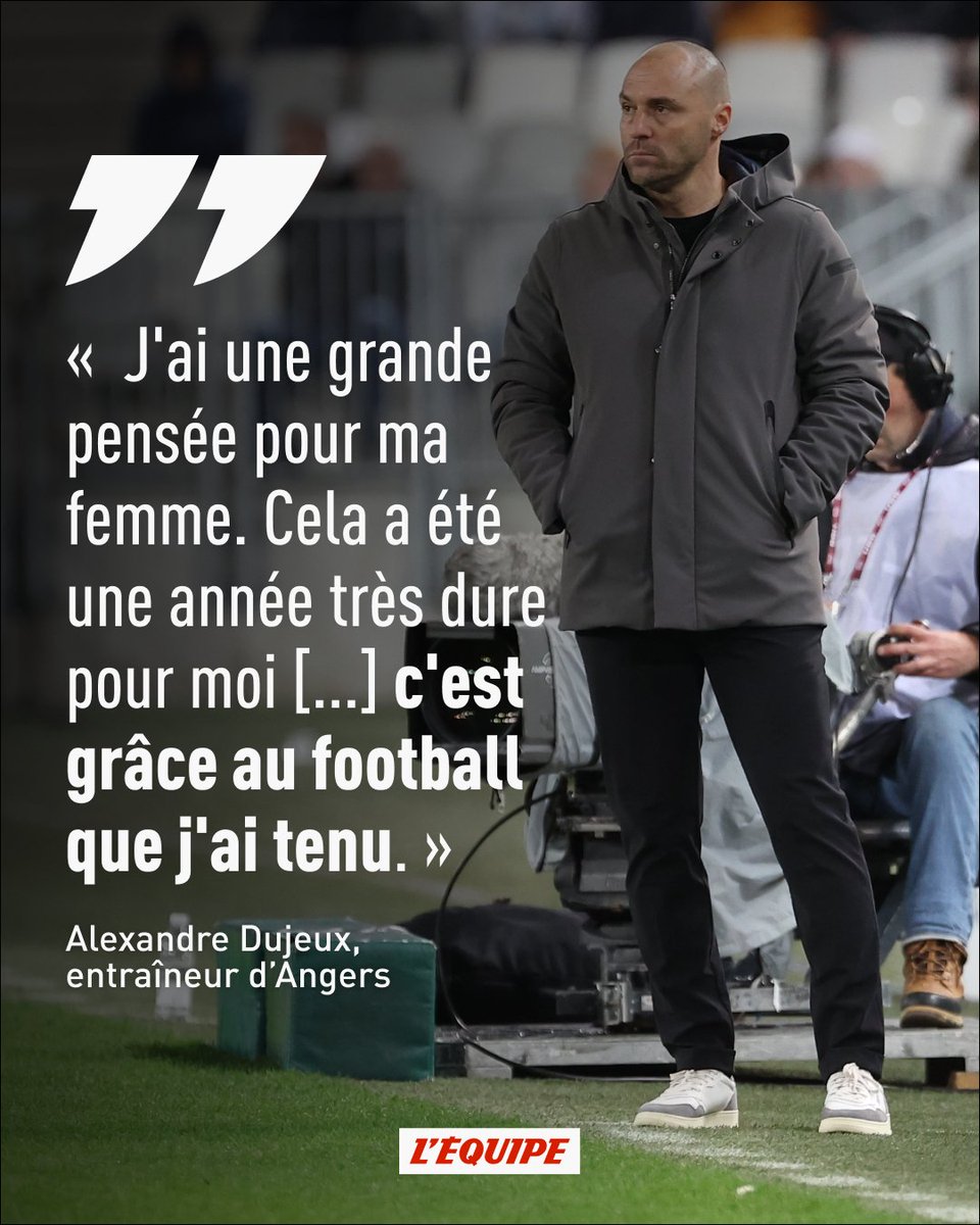 L'entraîneur d'Angers, artisan de la montée, a eu une grande pensée pour son épouse, décédée en cours de saison. ow.ly/pZ1S50RL1HF
