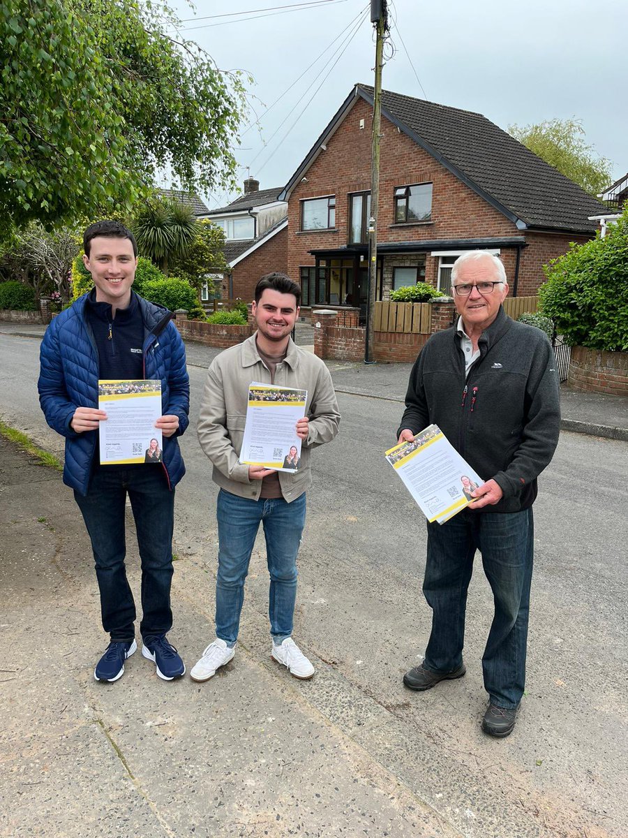 Alliance teams out in Moneyreagh & Drumbo today, advising of the boundary changes & introducing me as the @allianceparty candidate for the new constituency of South Belfast & Mid Down 💛