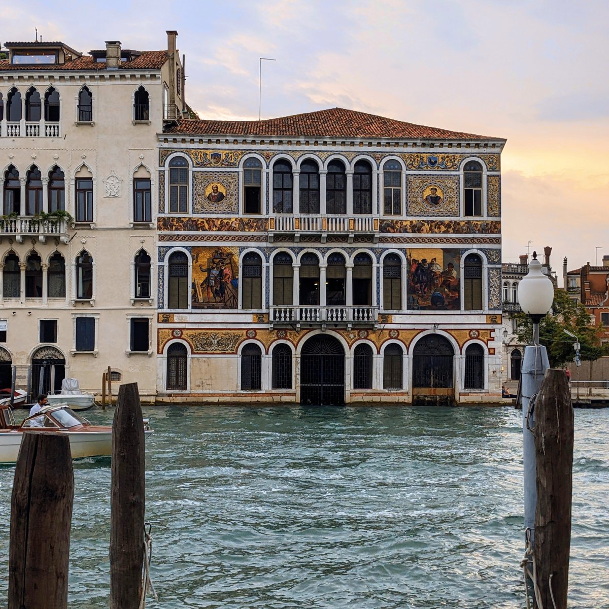 Canal Grande #venezia #venice #veneziagram #veneziaunica #igersvenezia #veneziadavivere #travelphotography #venise #picoftheday #architecture