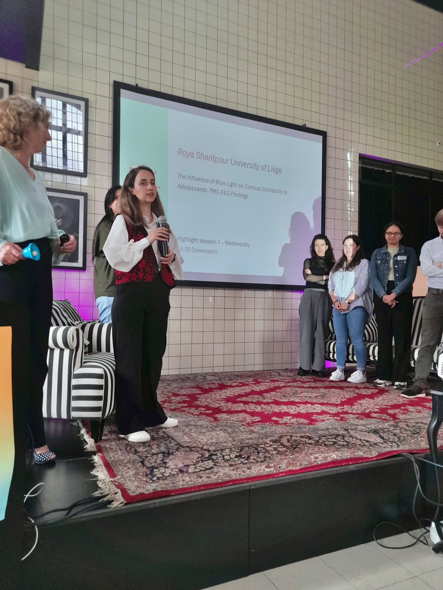 Presenting my research on the impact of light on cortical excitability in young adults &amp; teenagers at the final LightCAP consortium meeting. 
Over the past three years, we've explored how light affects Cognition, Attention, and Perception from different perspectives…
💡🧠