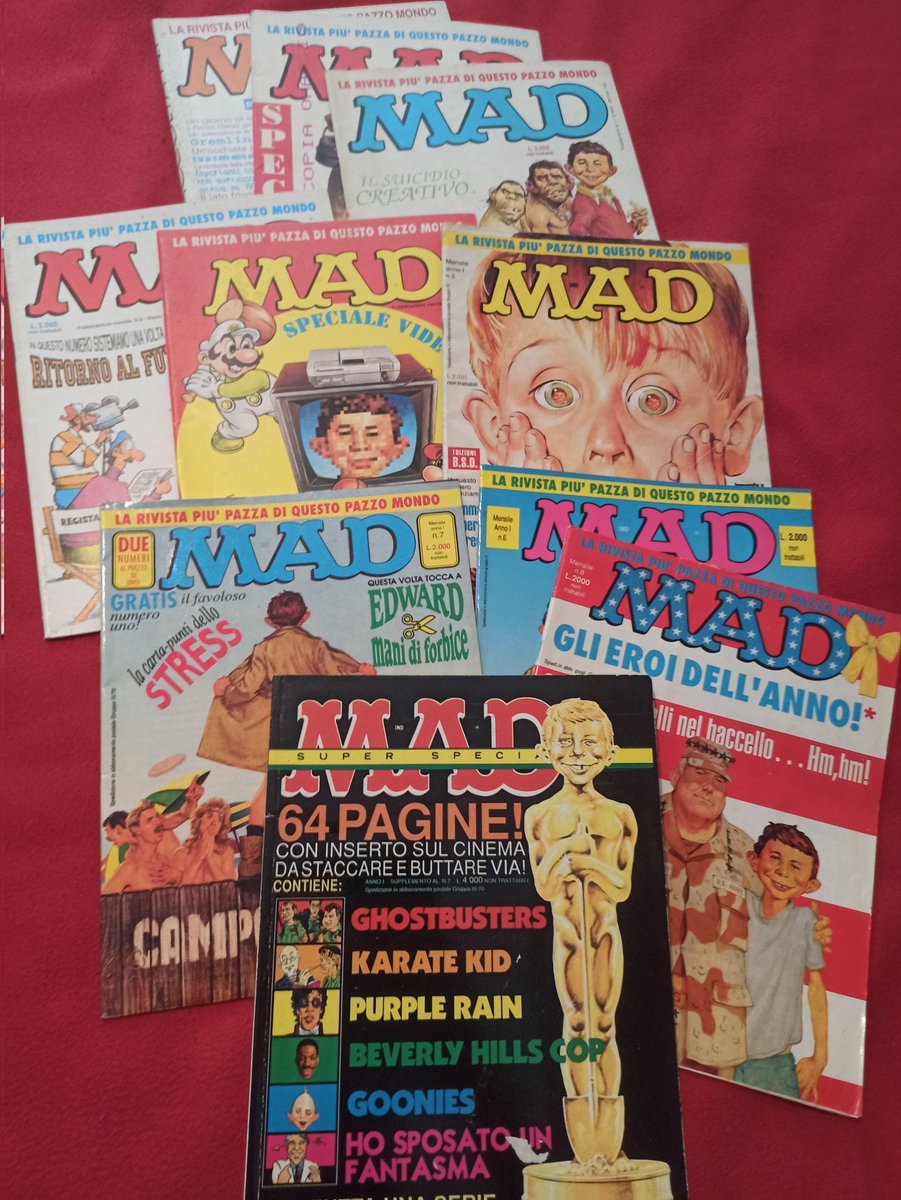 Numeri sparsi dell'edizione italiana di #MadMagazine dei primi anni 90, edizioni BSD (che nello stesso formato ristampó qualche storia horror, sci-fi e di guerra della #ECcomics) 
Recuperati un tanto al chilo e contenenti materiali per di più degli anni 80.
#fumetti #comics