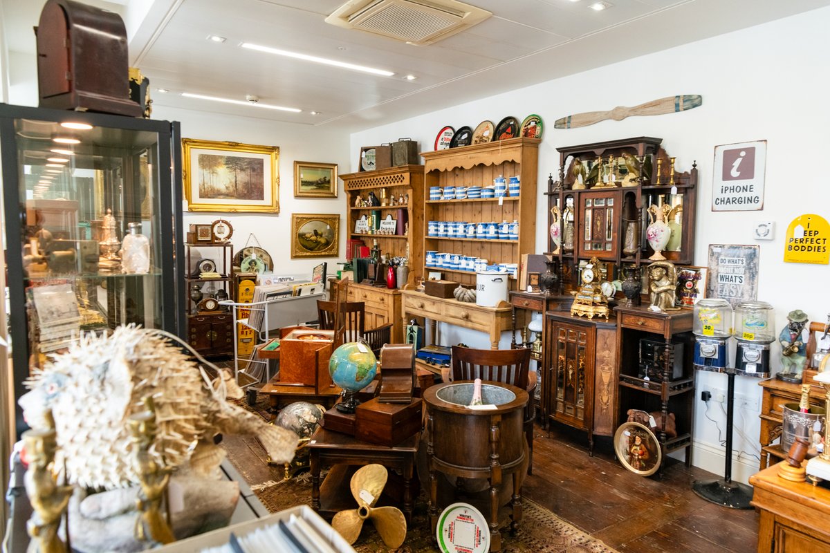 New shop alert! 🛍 Antiques By Rachel has arrived at The Piece Hall. Explore their unique collection of premium coins, stamps, militaria & more. Can't find what you're looking for? They'll track it down for you! More info 👉 ow.ly/40ef50RIHMc