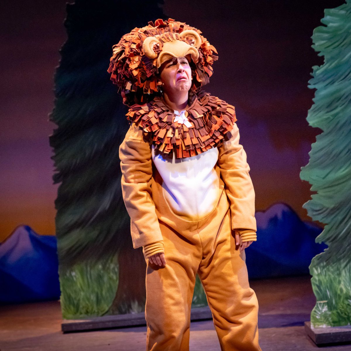 Get a closer look at Zog and the Flying Doctors 👀 Based on Julia Donaldson and Axel Scheffler’s bestselling sequel, Freckle Productions are back for this truly modern take on the classic fairy tale 🎭📚 🎟️ Grab your tickets NOW🎟️ 👆🏾Link in bio 📅28 May - 2 June 📸 Mark Senior
