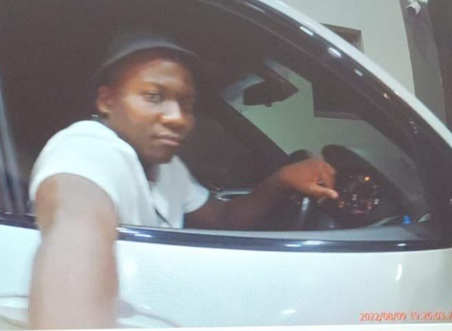 FraudWatchZA's tweet photo. HELP THE HAWKS LOCATE MINENHLE SIBUSISO MTEMBU.

Mtembu may have important information relating to a conspiracy to commit murder case which allegedly resulted in the assassination of a whistleblower. 

Contact the Hawks investigating officer, Warrant Officer Ramambila on 0828226570.

#JusticeForMarumo #JusticeForEricPhenya

@eNCA @SABCNews @Newzroom405 @TheCitizen_News @IOL @News24 @dailymaverick @TimesLIVE