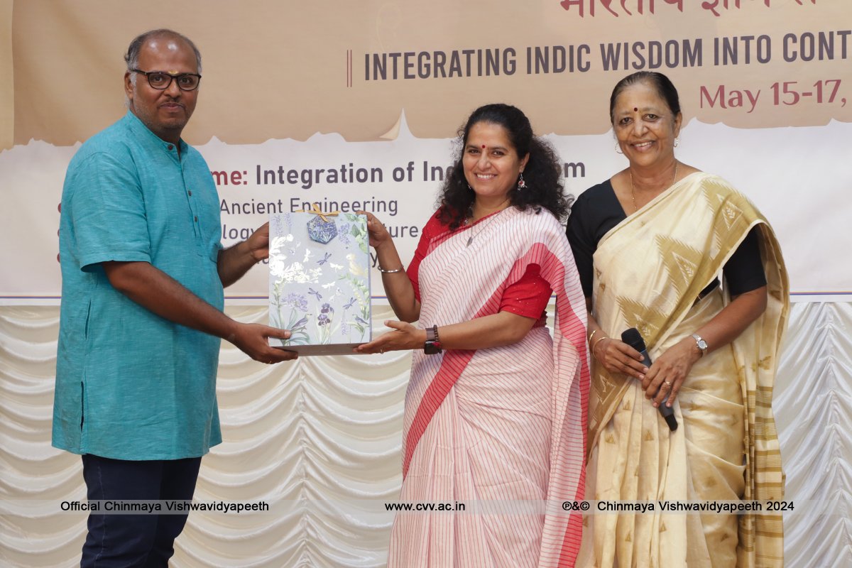 Chinmaya_VV's tweet image. The National Youth Conference on Indian Knowledge Systems, hosted by Chinmaya Vishwa Vidyapeeth Deemed to be University and the Ministry of Education, concluded with insightful workshops. Dr. Sunitha Grandhee coordinated the event. #IndianKnowledge