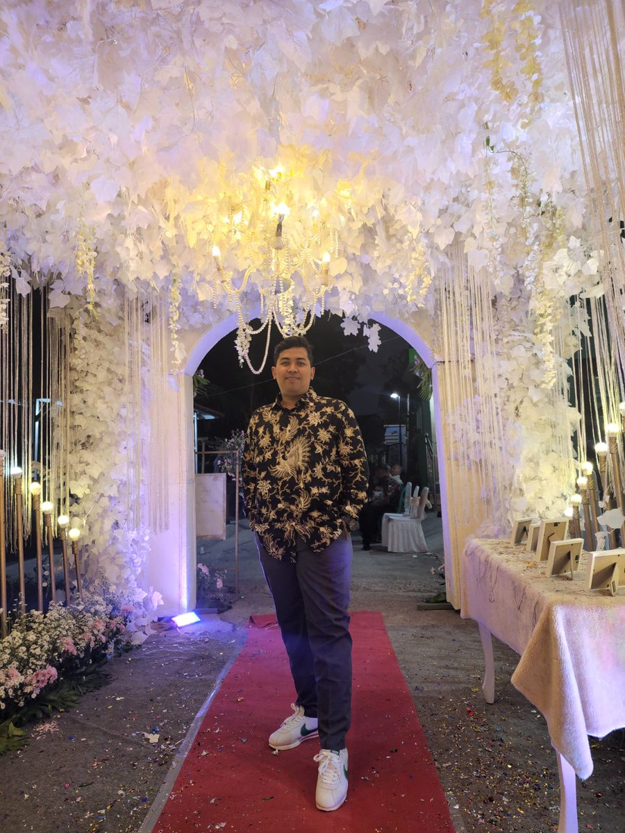 ninaylm's tweet photo. Ketika semua berlalu nanti, kamu akan punya ruang tersendiri di hati aku. Hidup terus berjalan,aku gak boleh salah piilih pasangan.Bukan untuk menggantikan posisi kamu sayang.Yang pastinya harus nerima sedih dan trauma aku karena kehilangan kamu. Al-Fatehah sayangku @HerruTamma💜 https://t.co/4nmZVEbbdw